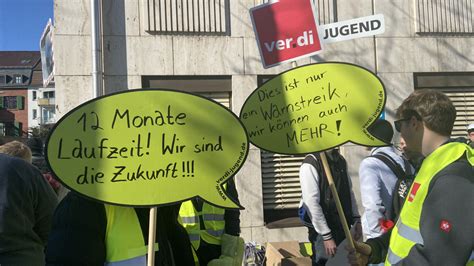 hermes streik kassel|Sternmarsch mit Streikenden aus 13 Betrieben .